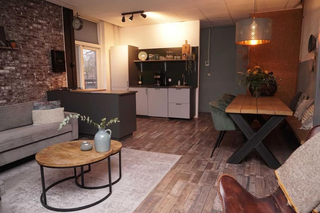 Ruim Appartement In Utrecht. エクステリア 写真
