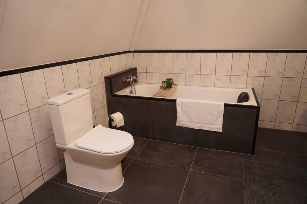 Ruim Appartement In Utrecht. エクステリア 写真